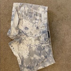 American eagle floral shorts